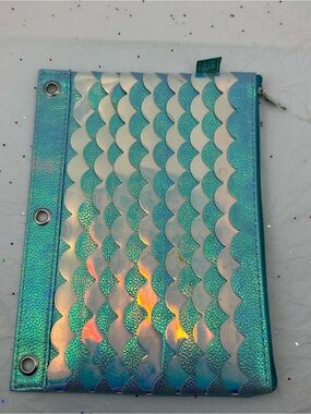 Pen and Gear Iridescent Mermaid Scale Pouch - Never Used!